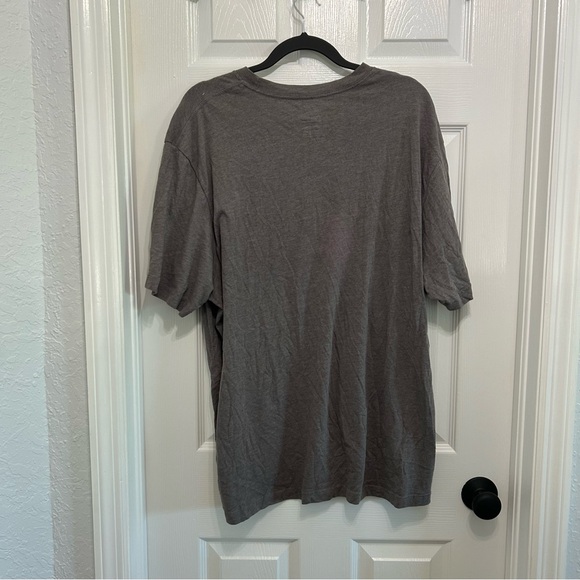 Chicago Cubs Adult Grey Short-Sleeved T-Shirt - Size 2XL - Picture 3 of 6